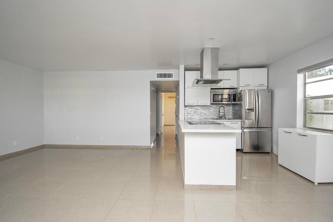 KINGS POINT CAPRI CONDOS - Residential