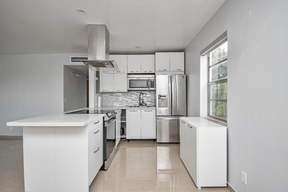 KINGS POINT CAPRI CONDOS - Residential