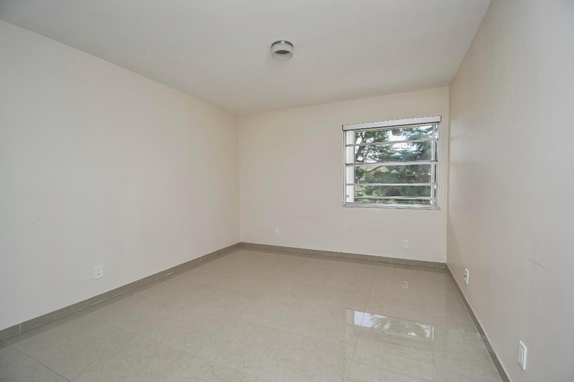 KINGS POINT CAPRI CONDOS - Residential