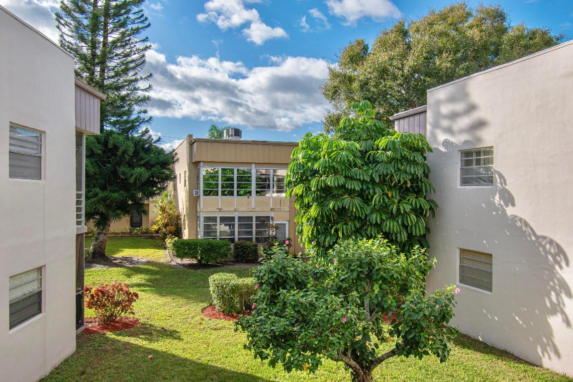 KINGS POINT CAPRI CONDOS - Residential