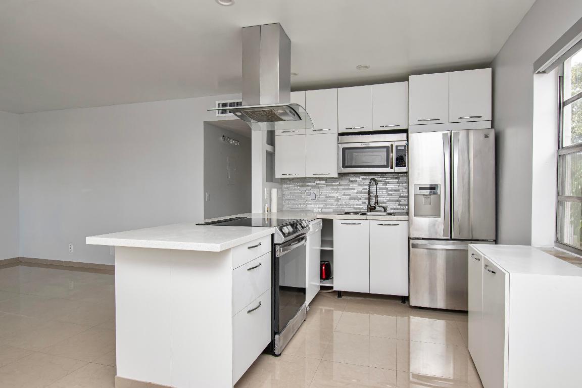 KINGS POINT CAPRI CONDOS - Residential