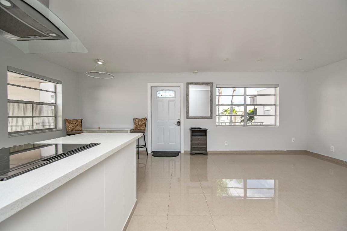 KINGS POINT CAPRI CONDOS - Residential