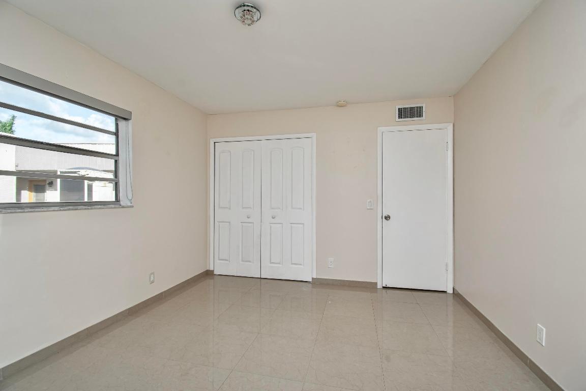 KINGS POINT CAPRI CONDOS - Residential