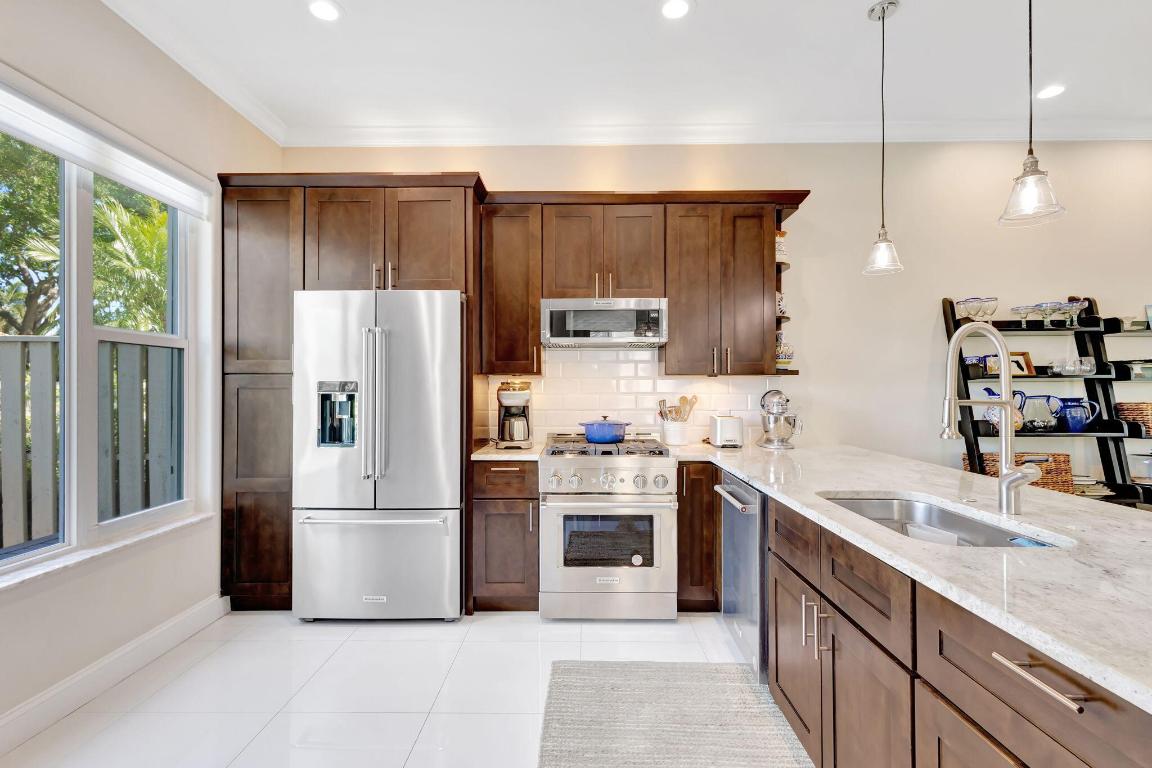 PGA RESORT COMMUNITY OF MONTEREY POINTE - Residential