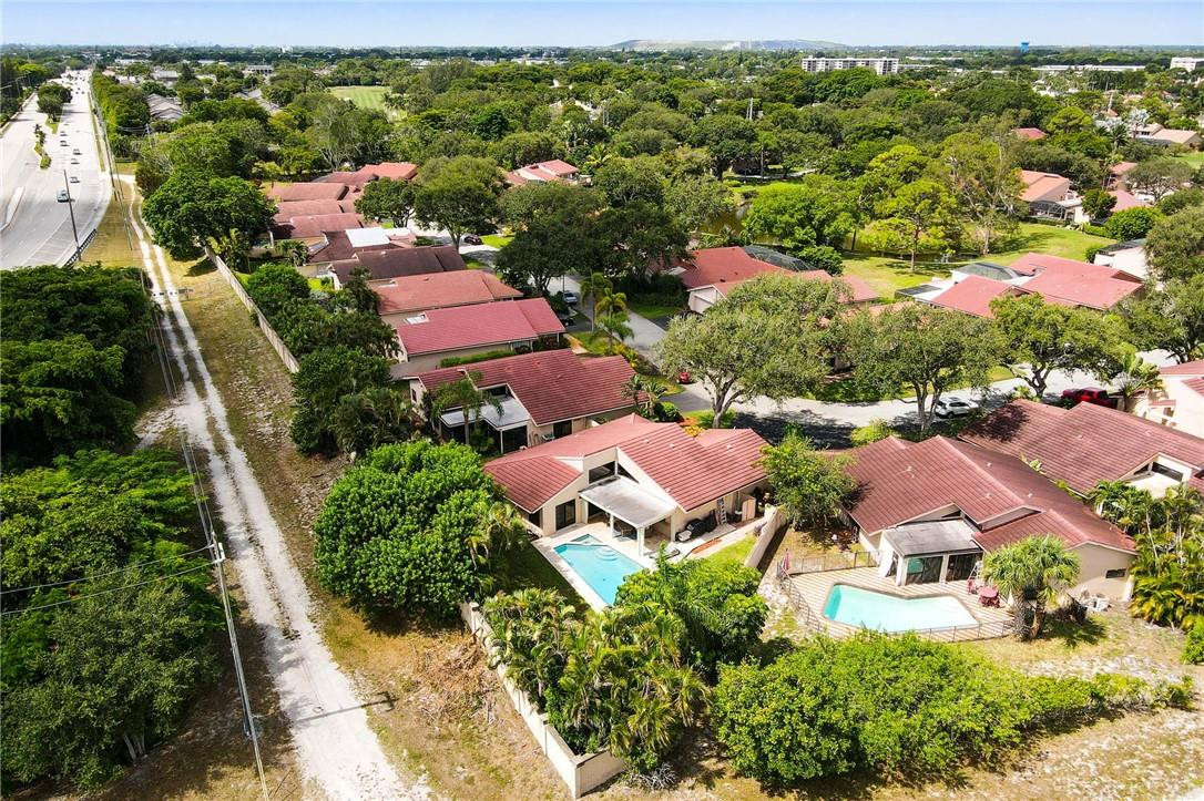 The Hollows Of Deer Creek - Residential