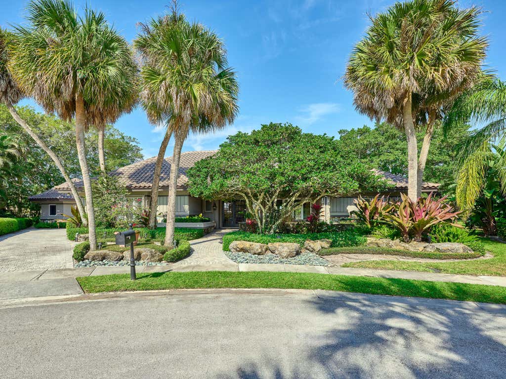 Photo of 20777 Pinar Trail, Boca Raton, FL 33433 (MLS # R10977821)