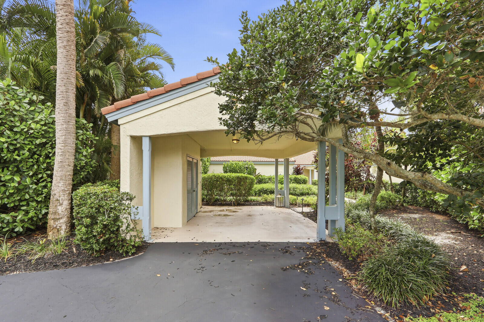 2465 Vista Del Prado Drive