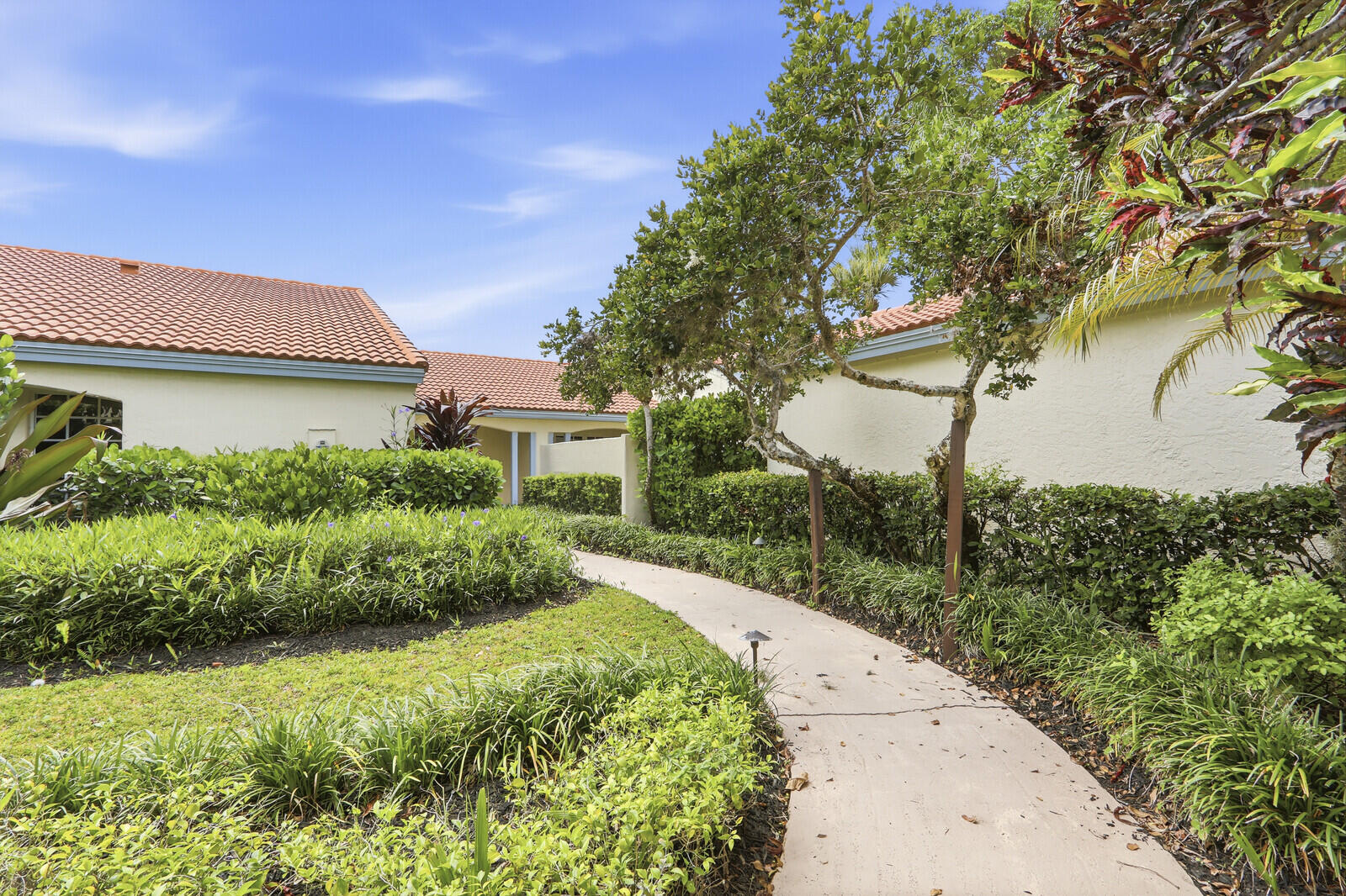 2465 Vista Del Prado Drive