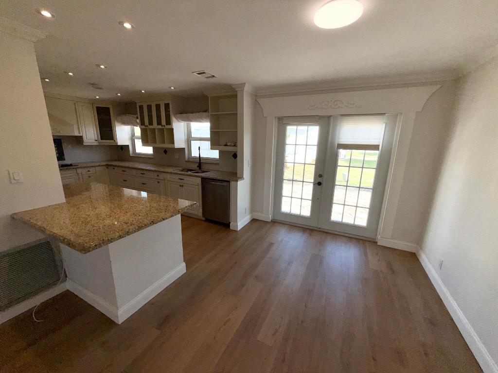 PALM BEACH LEISUREVILLE SEC 10 - Residential Lease