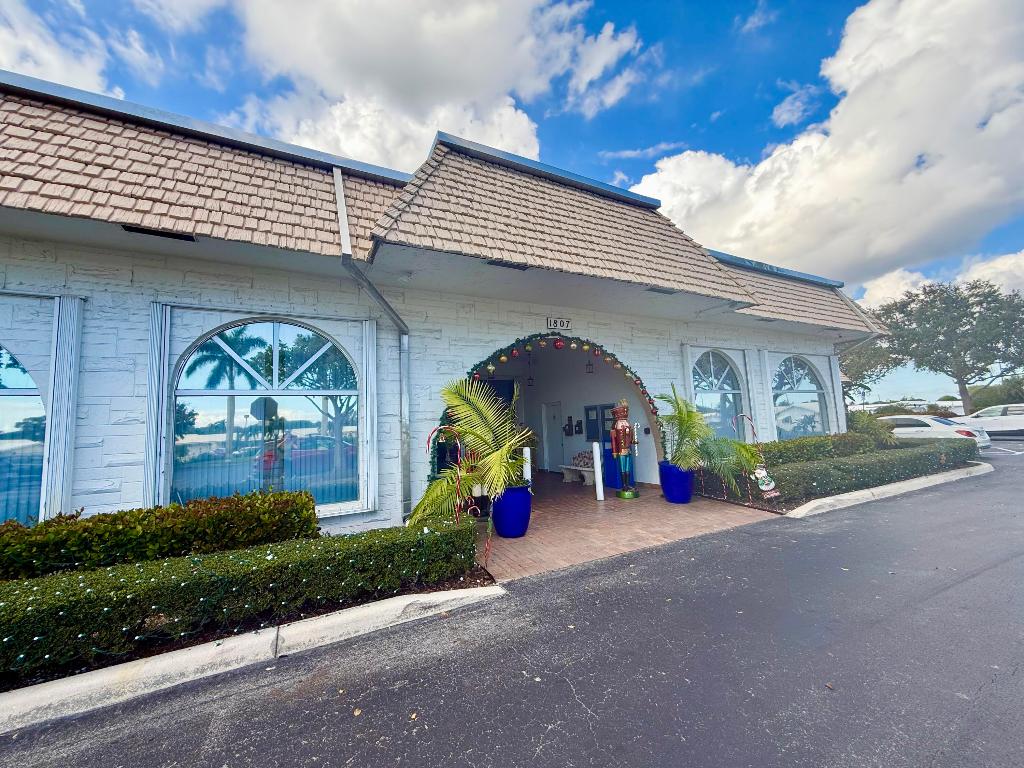 PALM BEACH LEISUREVILLE SEC 10 - Residential Lease