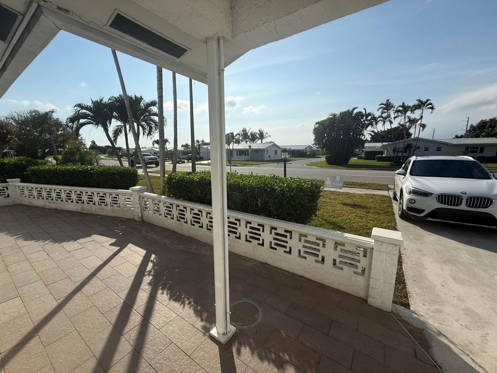 Photo of 1504 SW 18th Street, Boynton Beach, FL 33426 (MLS # R11152222)
