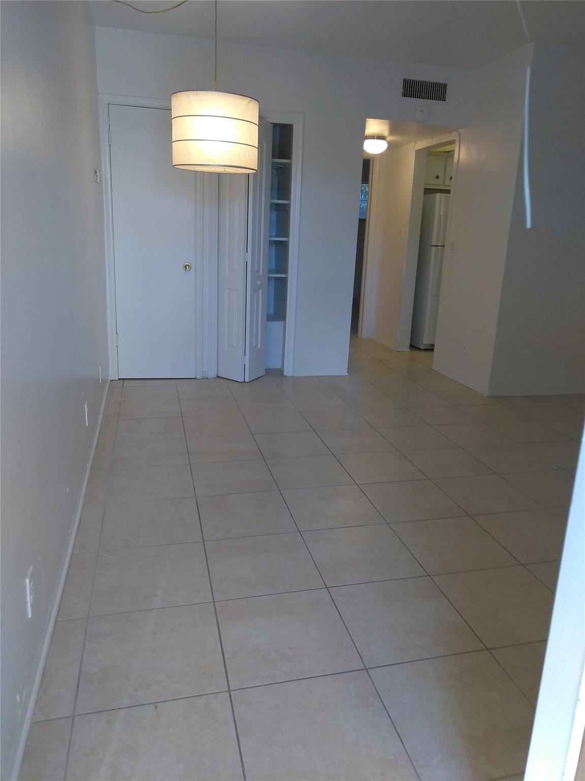 1 Bedroom, 1 Bathroom in Fort Lauderdale, Located East of 95!!! Laundry and Pool On-Site. 1 PARKING SPOT. $100 application fee. Move in $ based on credit. Speedy Approval. MUST SEE!!!