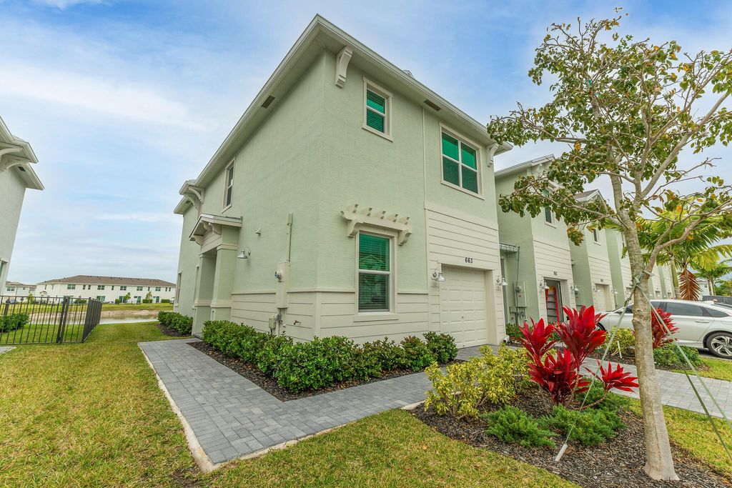 Photo of 663 SE Lake Falls Street, Port Saint Lucie, FL 34984 (MLS # R11147018)