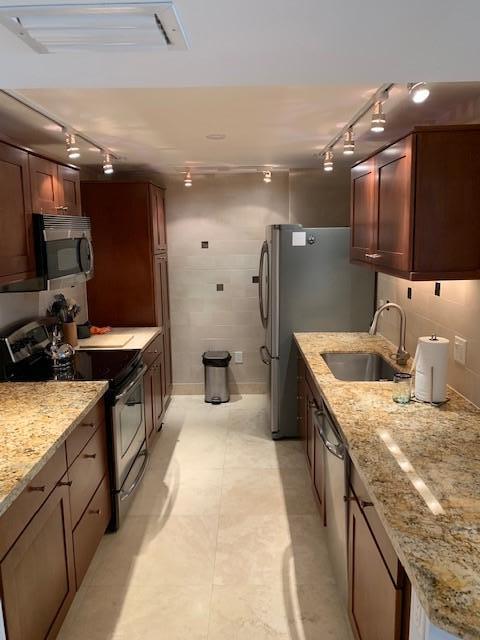 BARCLAY CONDO - Residential Lease