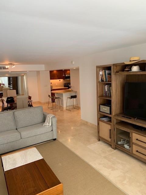 BARCLAY CONDO - Residential Lease