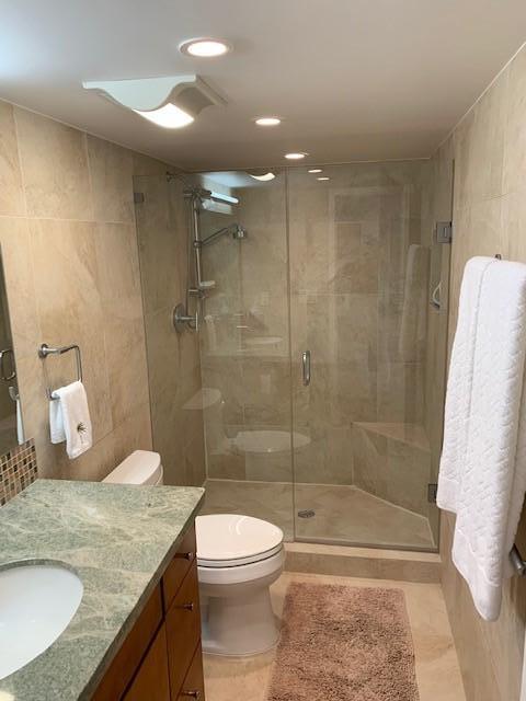 BARCLAY CONDO - Residential Lease