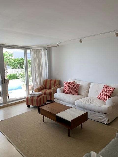 BARCLAY CONDO - Residential Lease