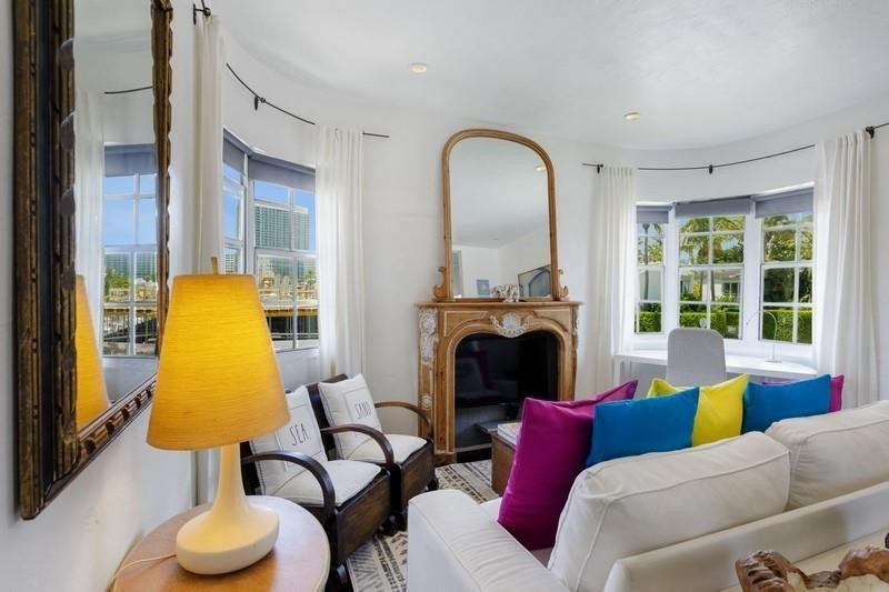 1455 Michigan Avenue 19