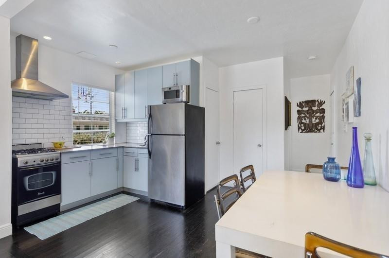 1455 Michigan Avenue 19