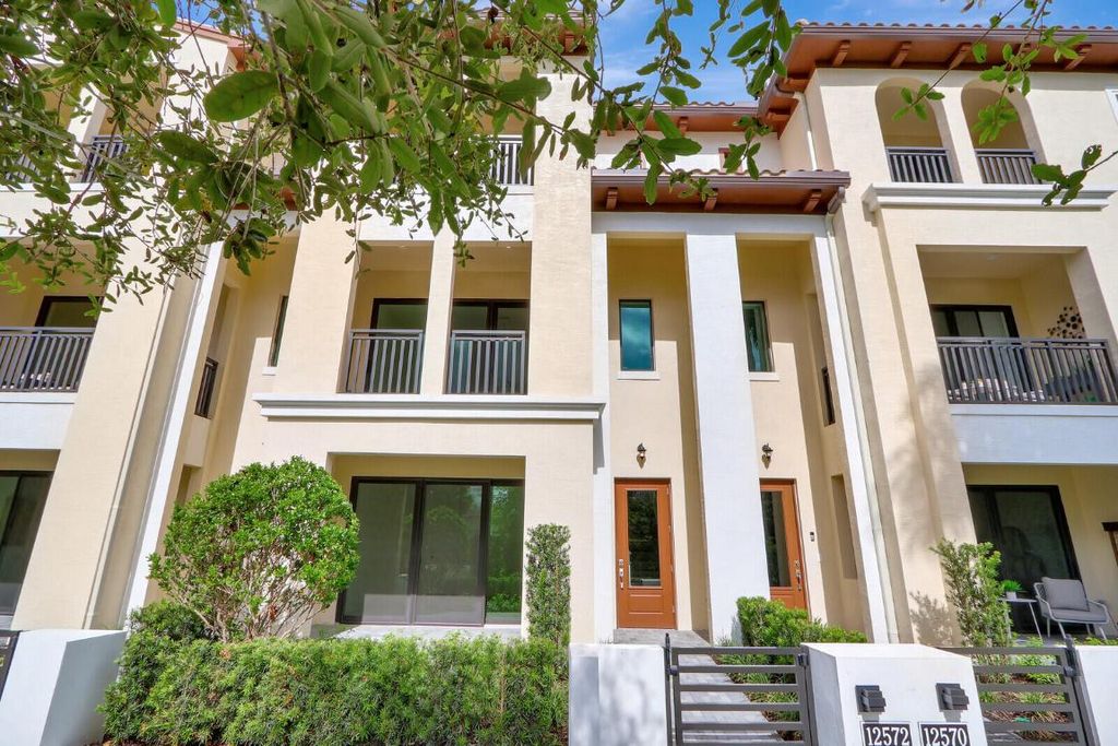 Photo of 12572 Gross Pointe Drive, Palm Beach Gardens, FL 33418 (MLS # R10937728)