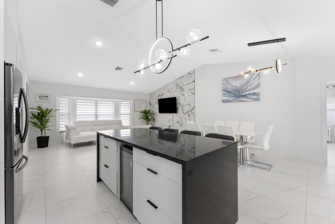 SUGAR POND MANOR OF WELLINGTON - Residential Lease