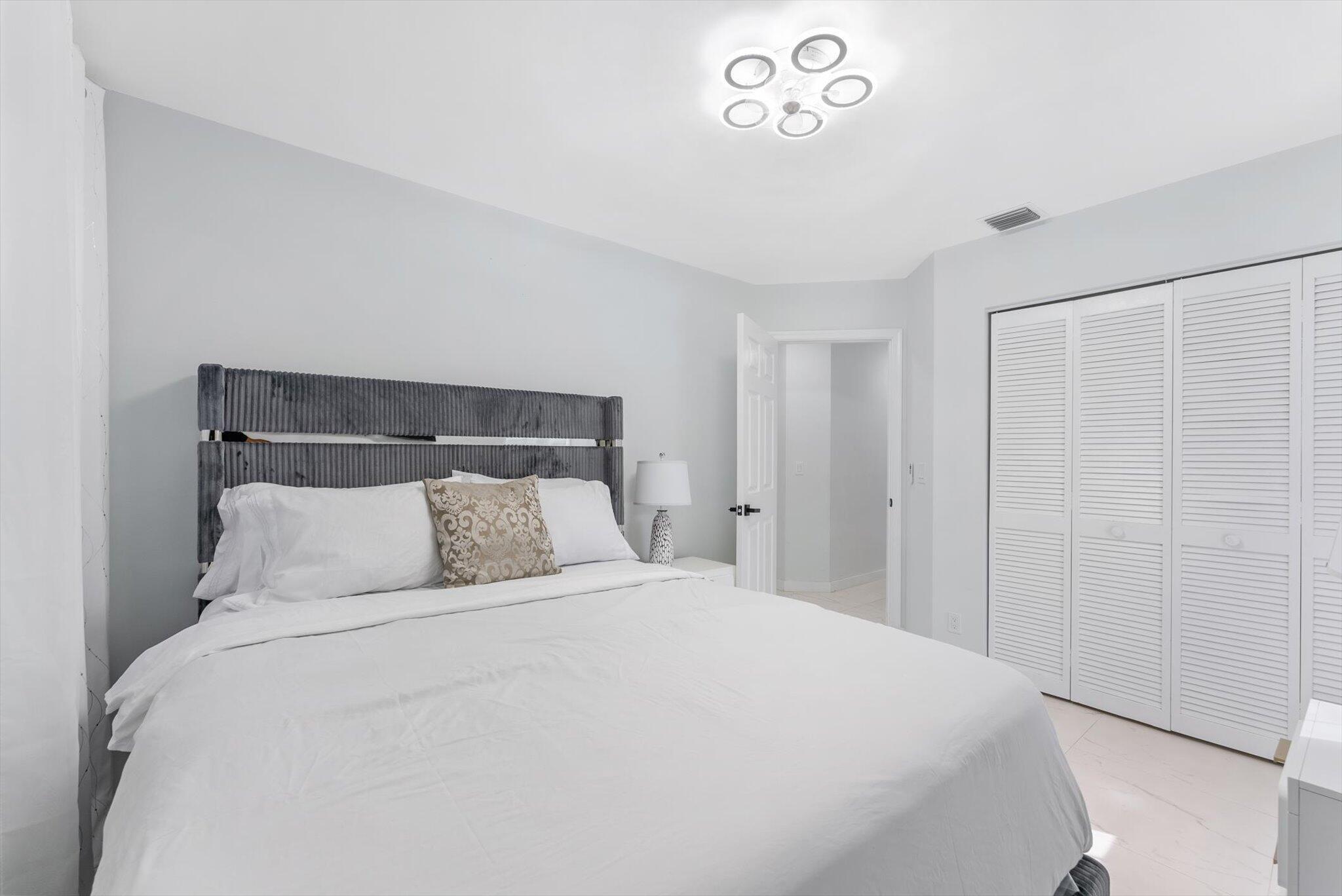 SUGAR POND MANOR OF WELLI - Residential Lease