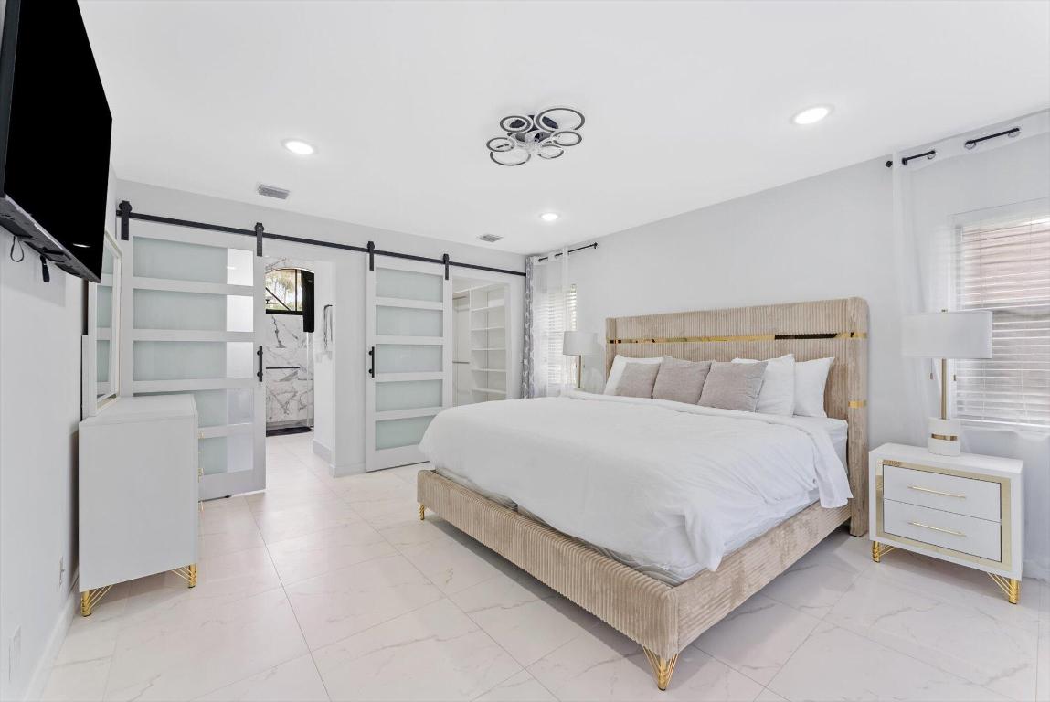 SUGAR POND MANOR OF WELLINGTON - Residential Lease