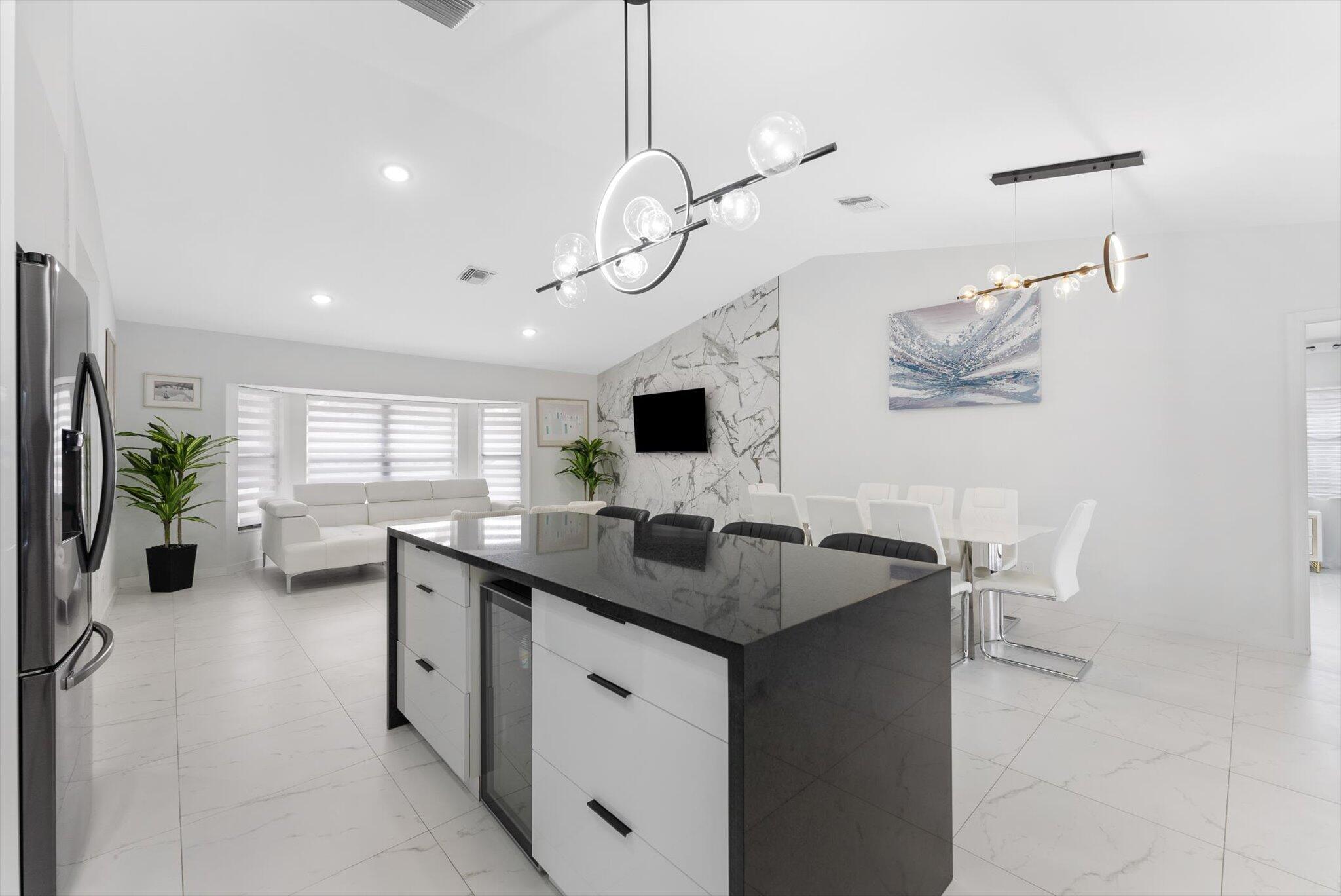 SUGAR POND MANOR OF WELLI - Residential Lease