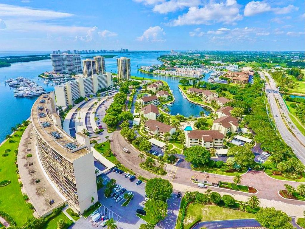 Photo of 124 Lakeshore Drive #8280, North Palm Beach, FL 33408 (MLS # R10715069)