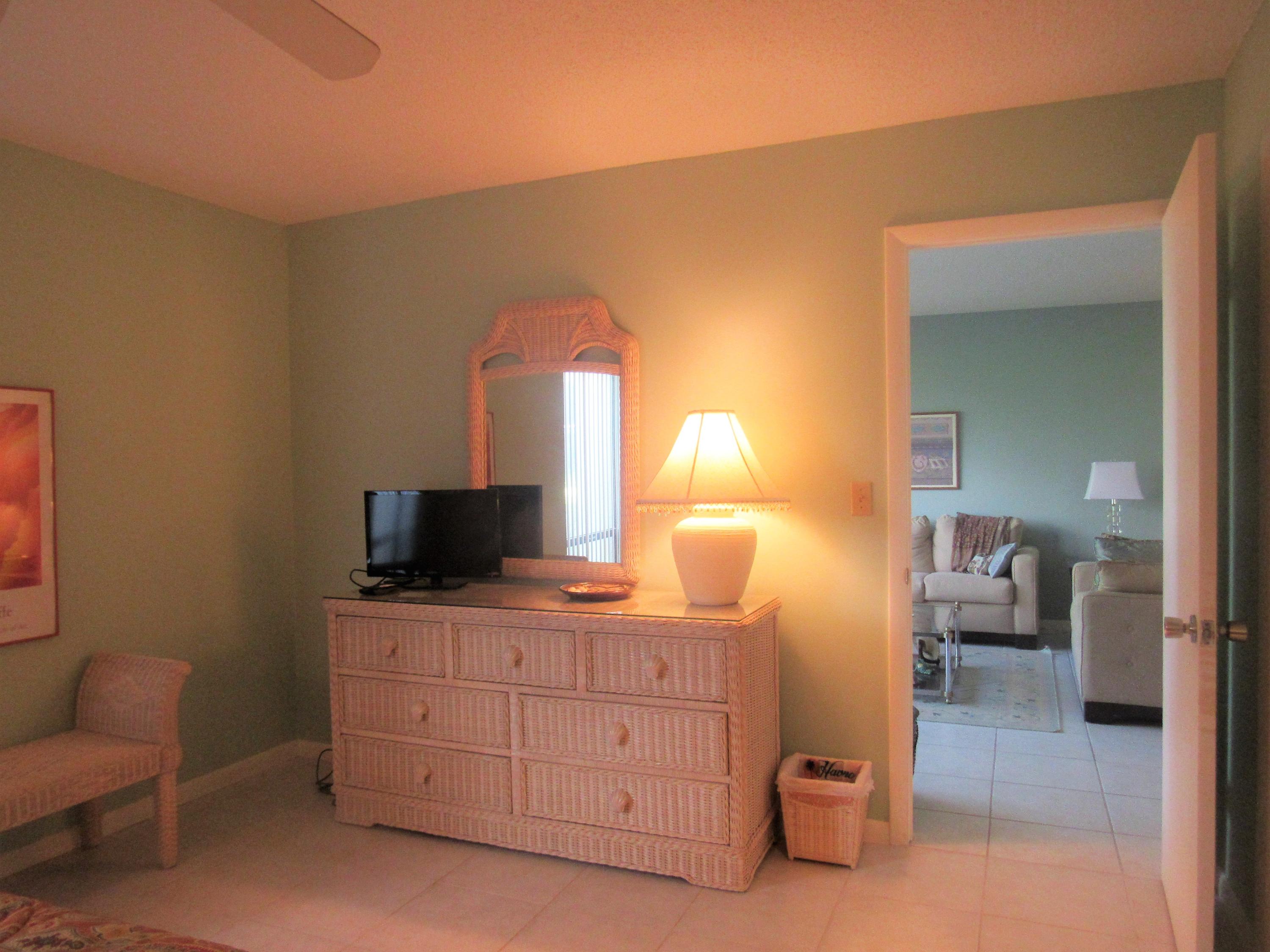 LANDS OF THE PRESIDENT CONDO 8 - Residential