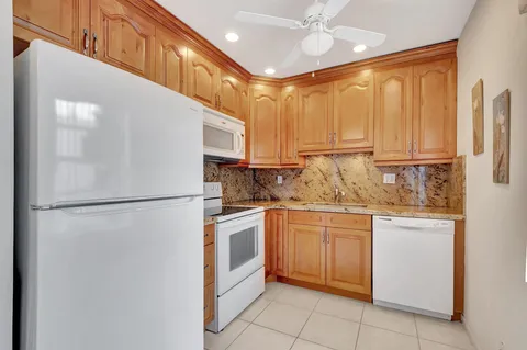 950 Flanders T, Delray Beach, FL 33484 - MLS#: R11063464