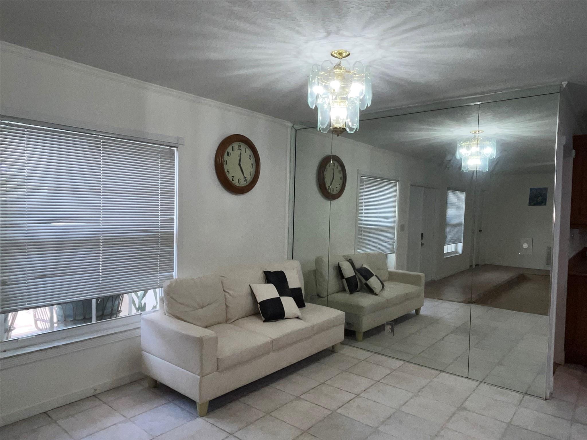 Oakland Hills 4th Sec 80- - Residential