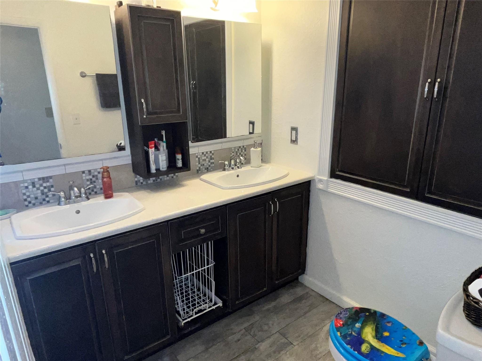 Oakland Hills 4th Sec 80- - Residential