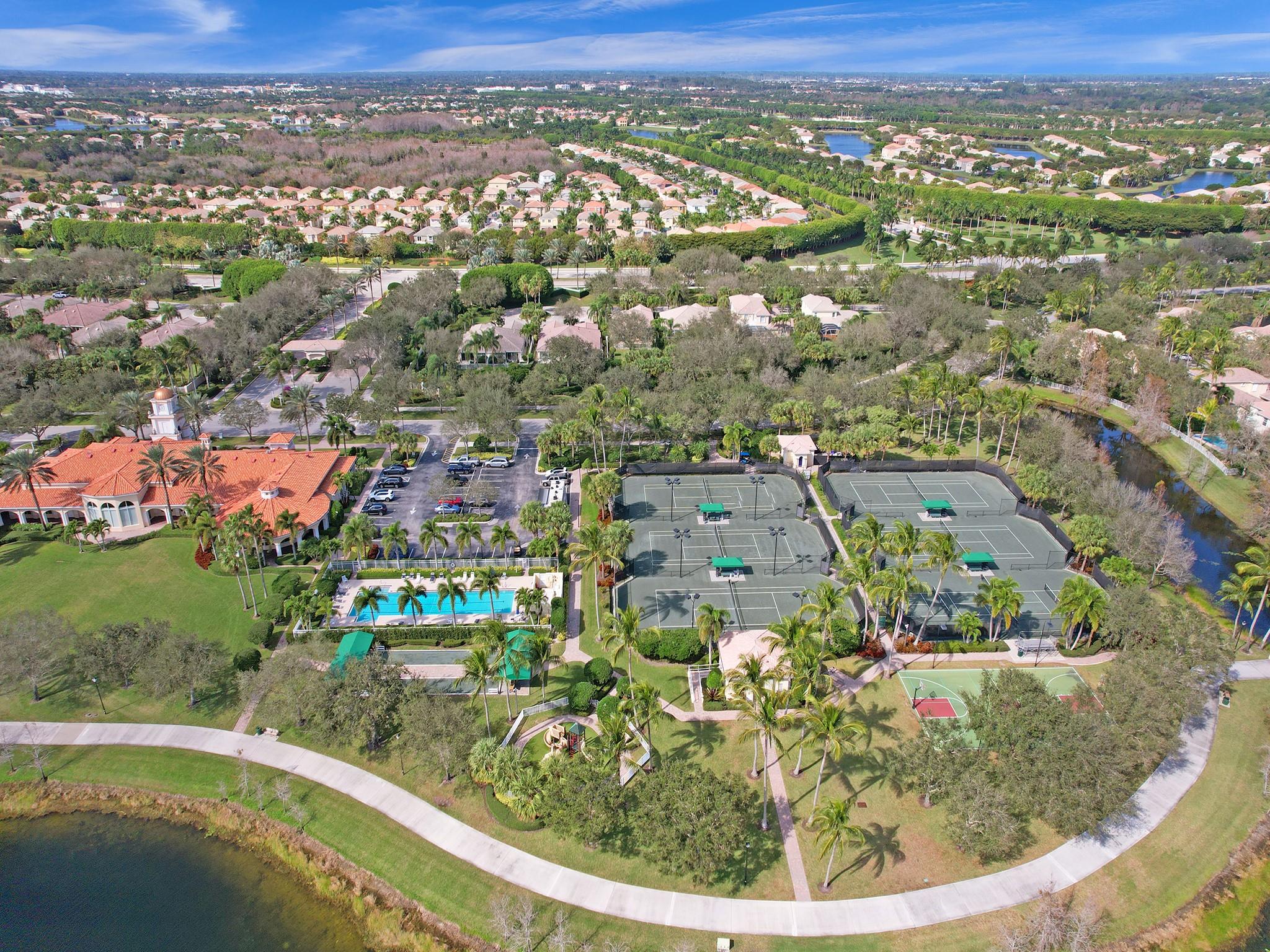 VILLAGEWALK OF WELLINGTON - Residential