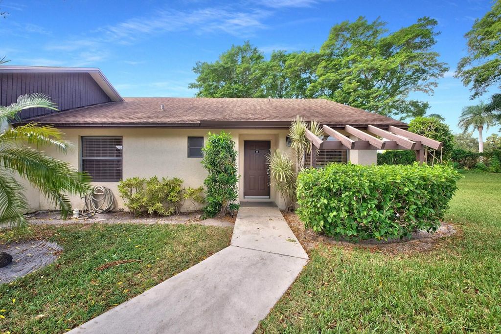 Photo of 96 Via De Casas Norte, Boynton Beach, FL 33426 (MLS # R10933177)
