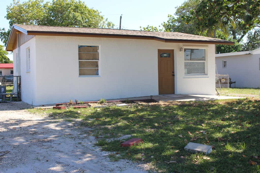 Photo of 2304 NW 15TH Court, Fort Lauderdale, FL 33311 (MLS # B26065818)