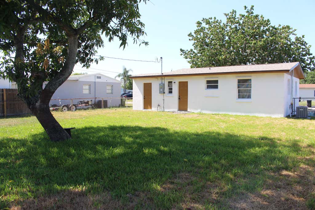 Photo of 2304 NW 15TH Court, Fort Lauderdale, FL 33311 (MLS # B26065818)