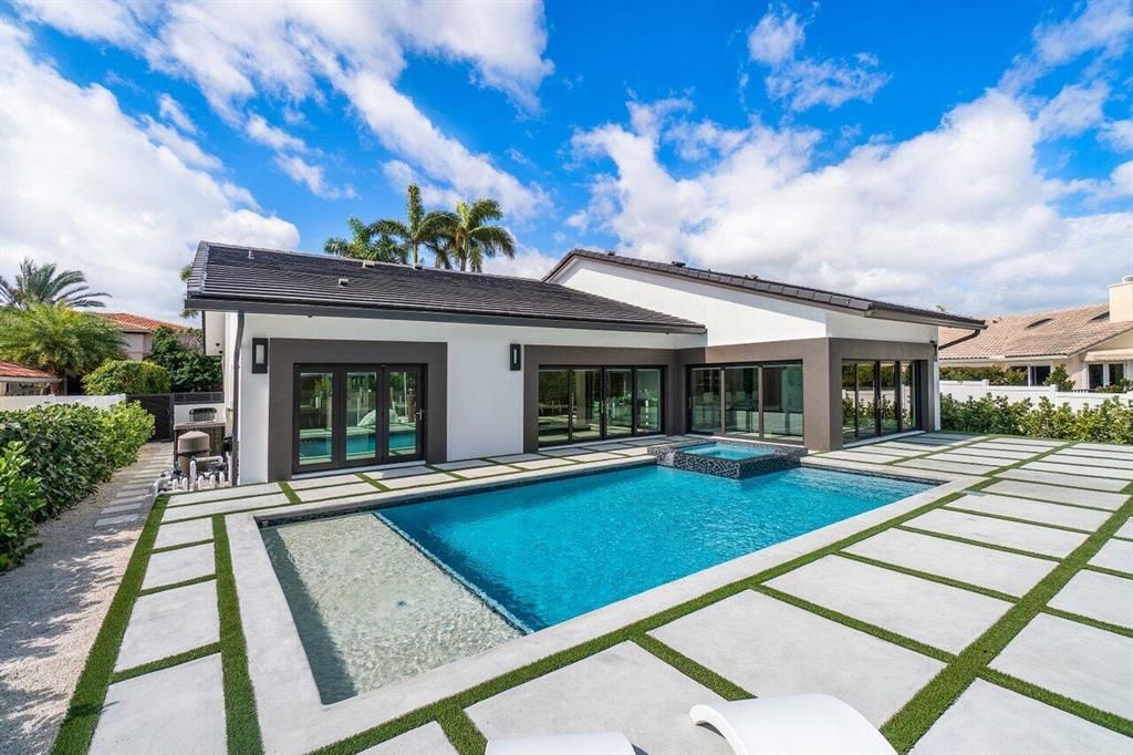 TROPIC ISLE 4TH SEC - Residential