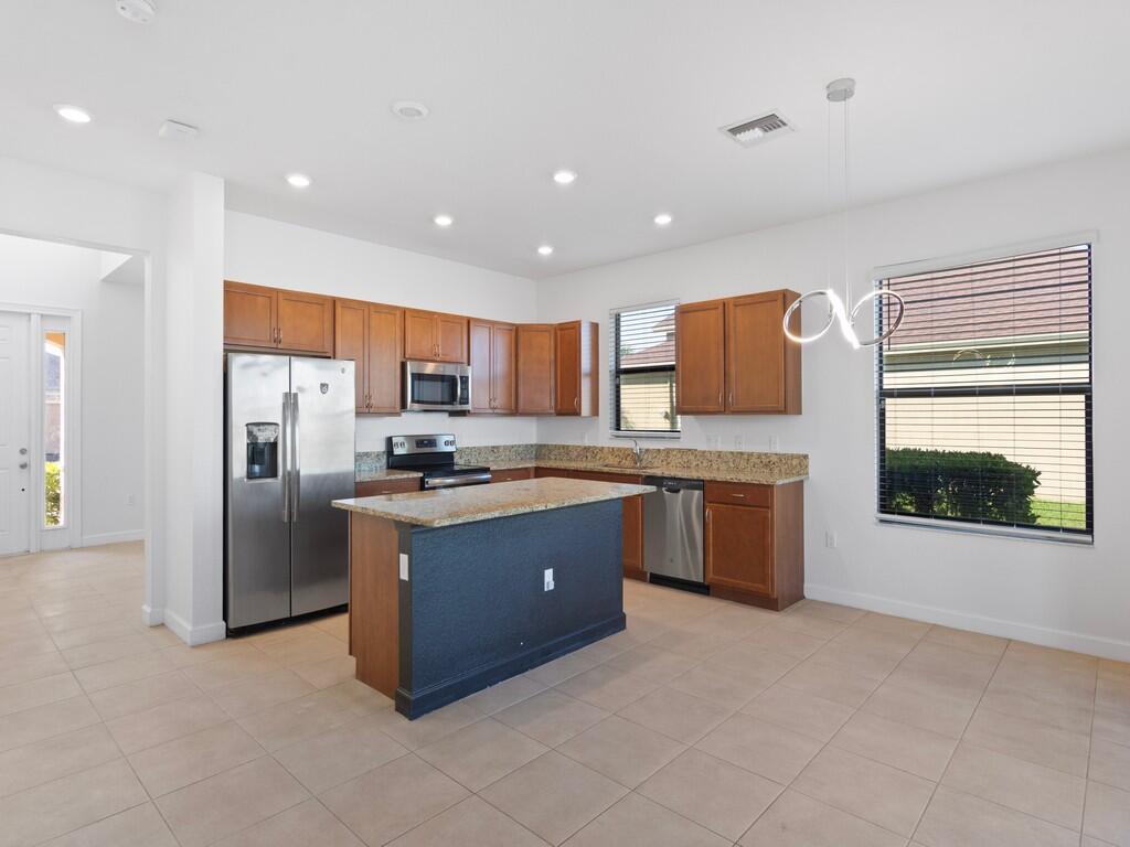 VERONA TRACE SUB & THE VILLAS AT VERONA TRACE - Residential Lease