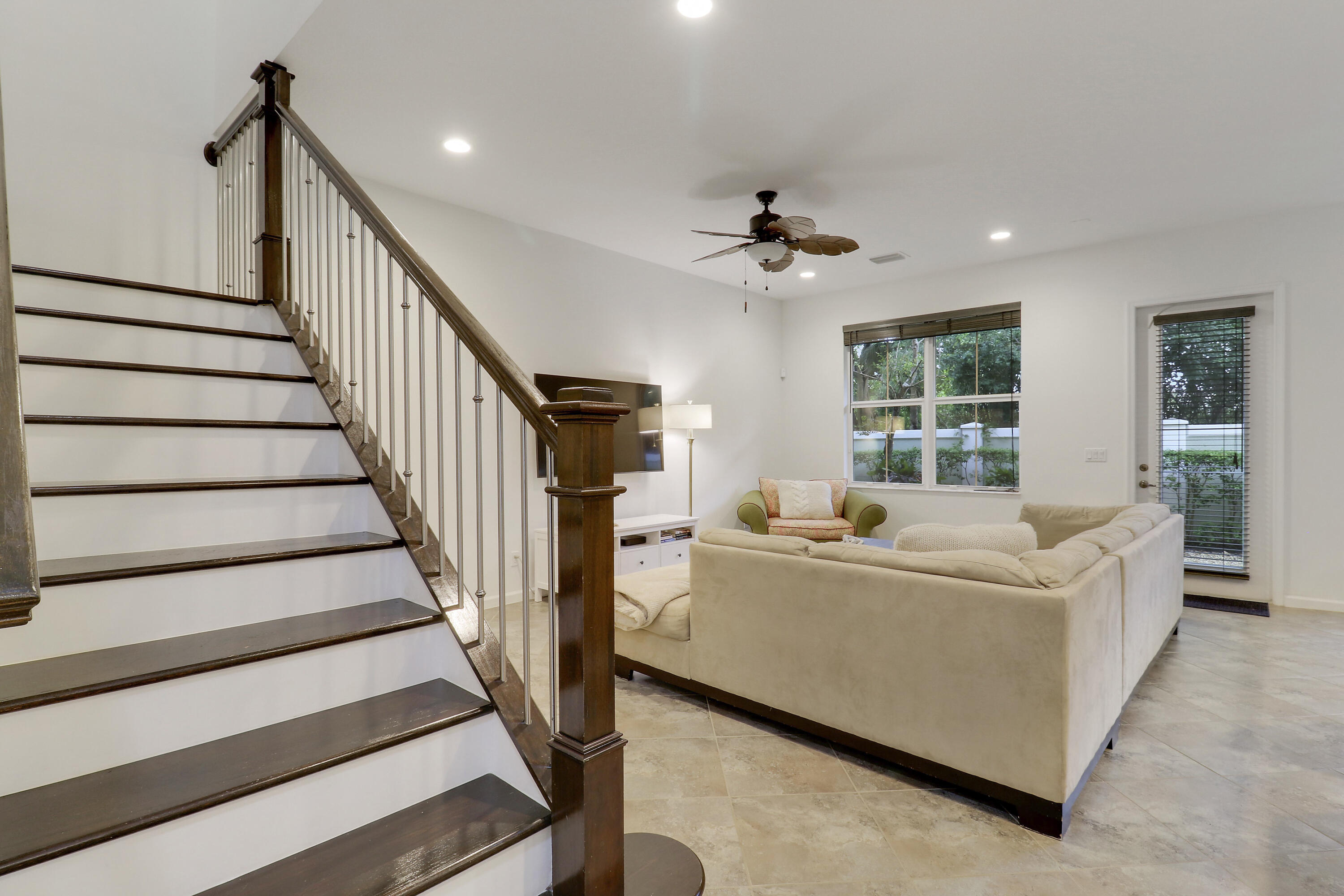5242 Cambridge Court