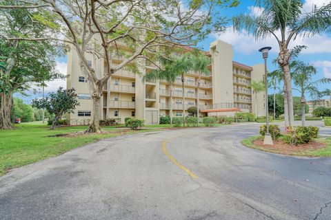 Condominium in Lake Worth FL 3654 Via Poinciana Drive 1.jpg