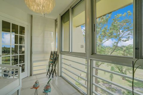 Condominium in Lake Worth FL 3654 Via Poinciana Drive 24.jpg