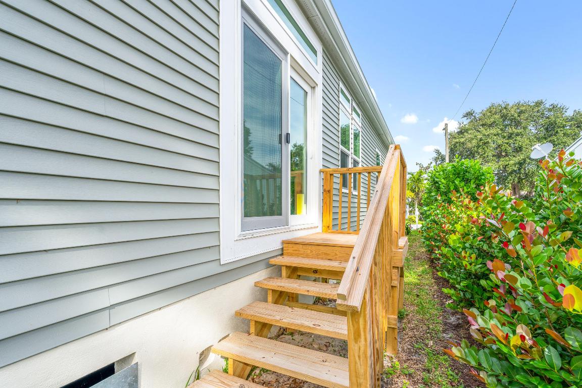 CRESTRIDGE HEIGHTS - Residential