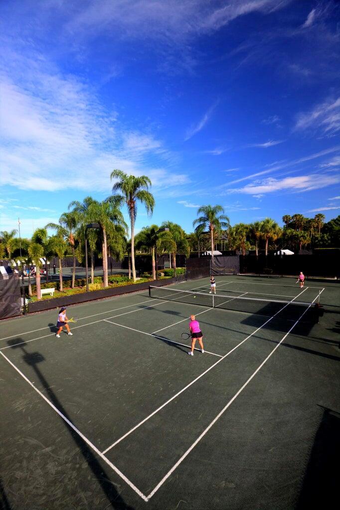 IBIS GOLF AND COUNTRY CLU - Residential Lease