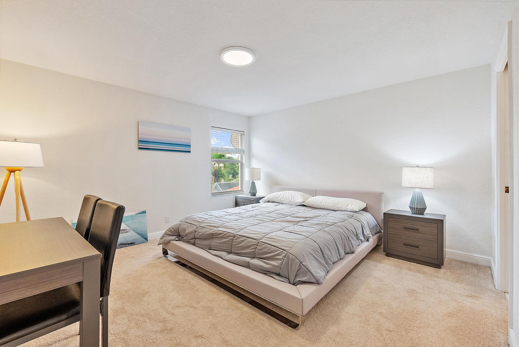 IBIS GOLF AND COUNTRY CLU - Residential Lease