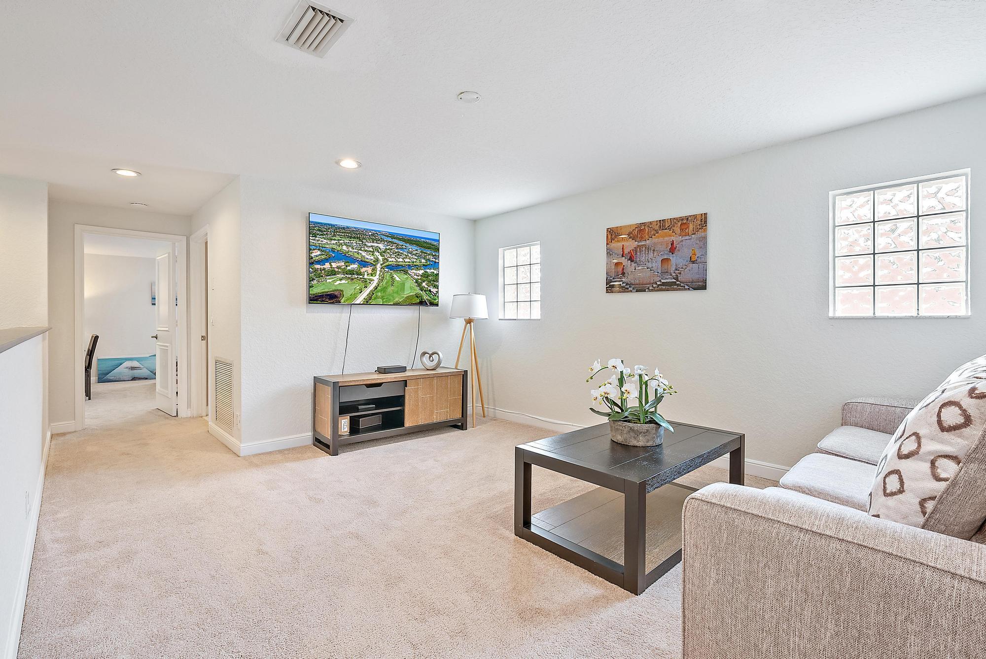 IBIS GOLF AND COUNTRY CLU - Residential Lease