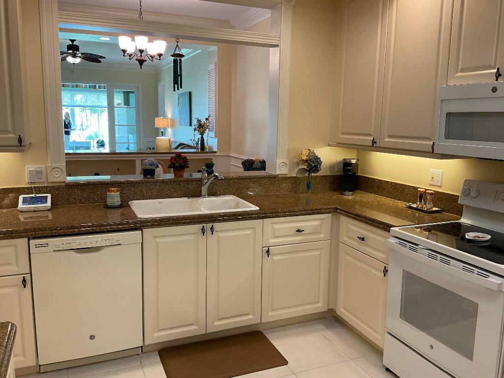 HARBOUR ISLE AT HUTCHINSON ISLAND WEST, A CONDOMIN - Residential