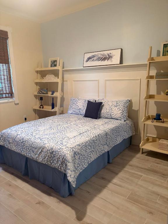 HARBOUR ISLE AT HUTCHINSON ISLAND WEST, A CONDOMIN - Residential