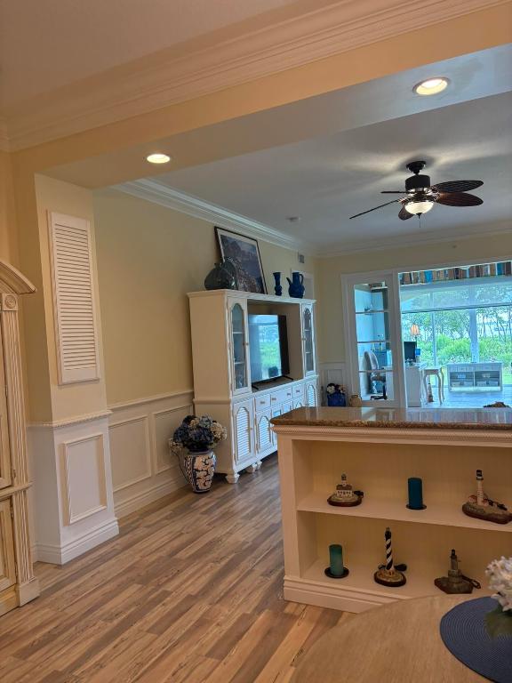 HARBOUR ISLE AT HUTCHINSON ISLAND WEST, A CONDOMIN - Residential