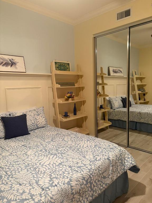 HARBOUR ISLE AT HUTCHINSON ISLAND WEST, A CONDOMIN - Residential